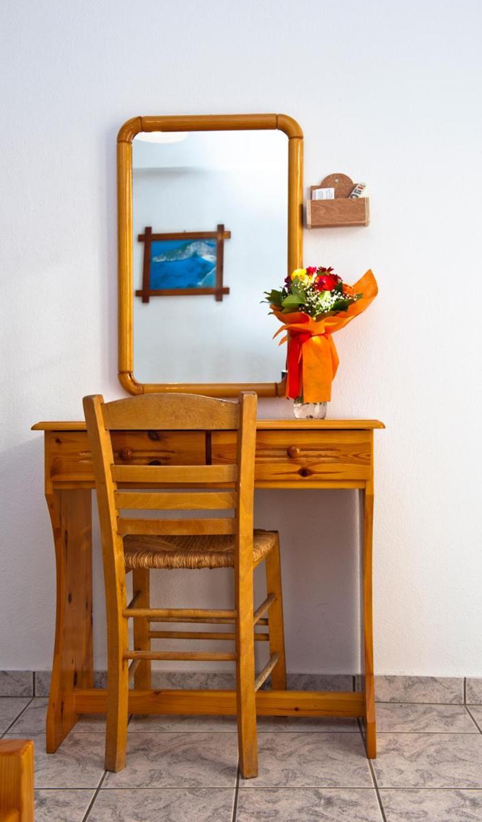 Syraina Apartments Скиатос Екстериор снимка
