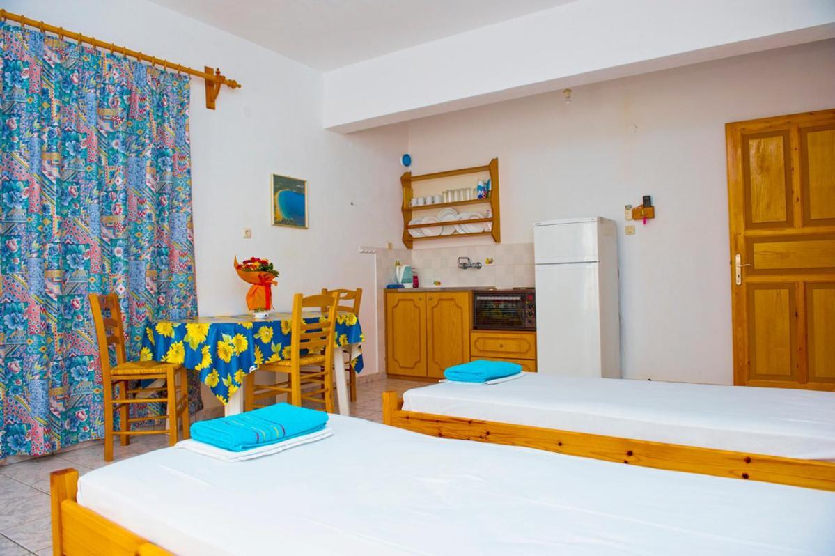 Syraina Apartments Скиатос Екстериор снимка