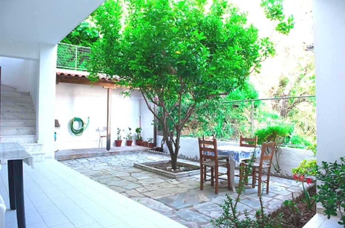 Syraina Apartments Скиатос Екстериор снимка