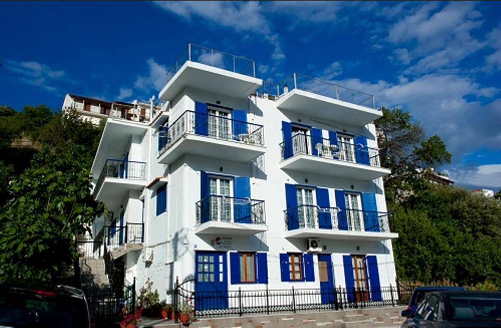 Syraina Apartments Скиатос Екстериор снимка