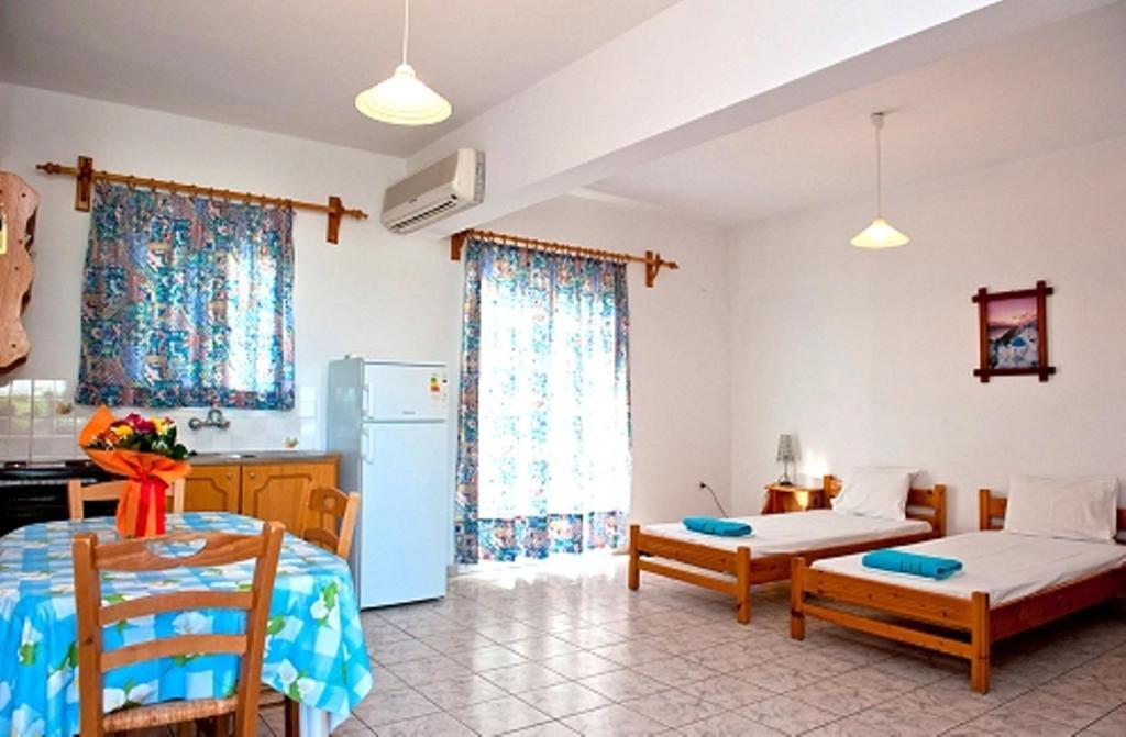Syraina Apartments Скиатос Стая снимка