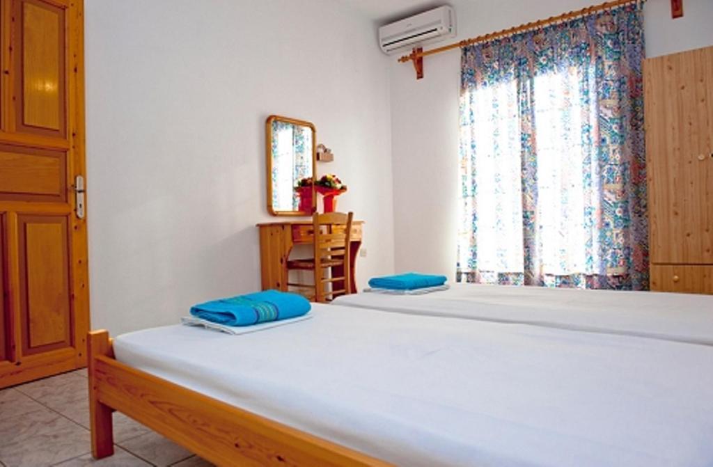 Syraina Apartments Скиатос Стая снимка