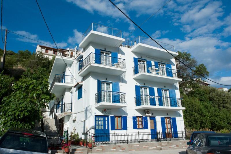 Syraina Apartments Скиатос Екстериор снимка