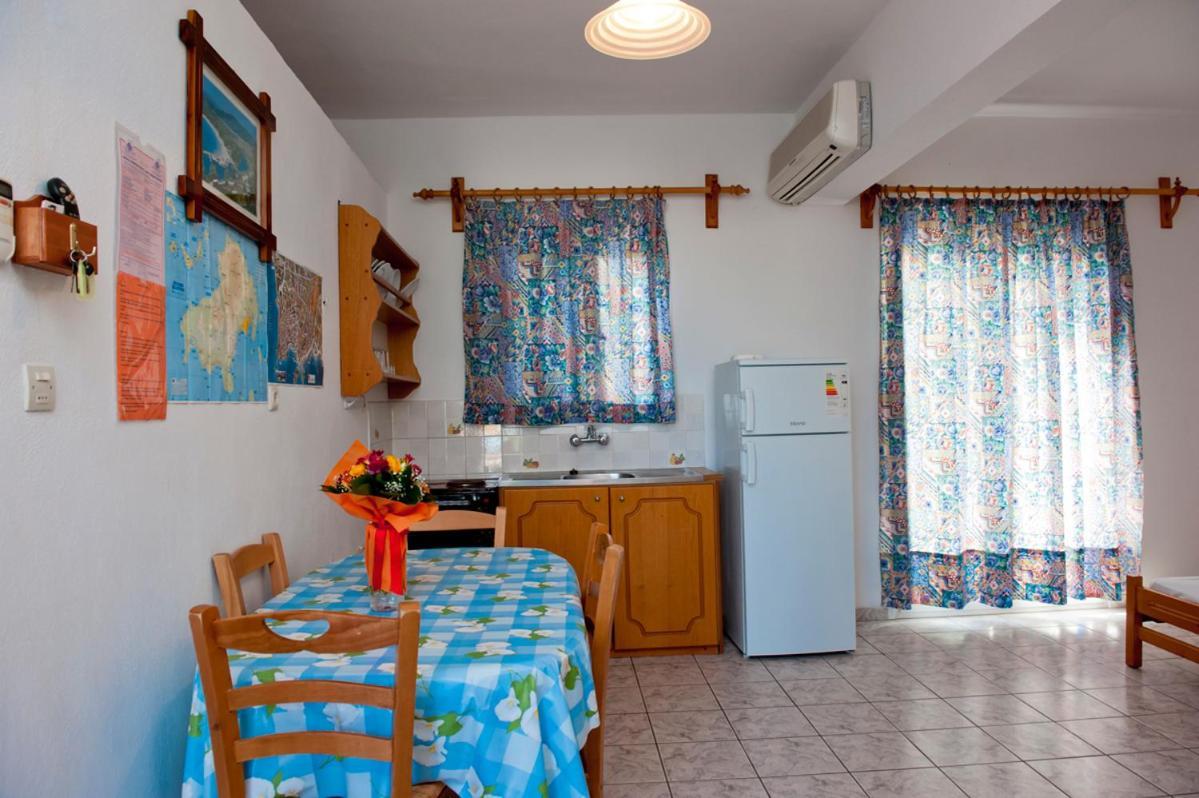 Syraina Apartments Скиатос Екстериор снимка