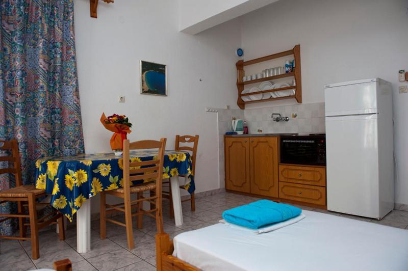 Syraina Apartments Скиатос Екстериор снимка