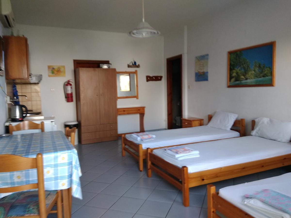 Syraina Apartments Скиатос Екстериор снимка