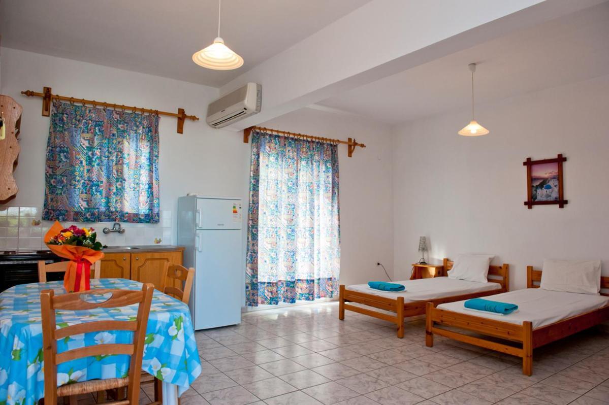 Syraina Apartments Скиатос Екстериор снимка